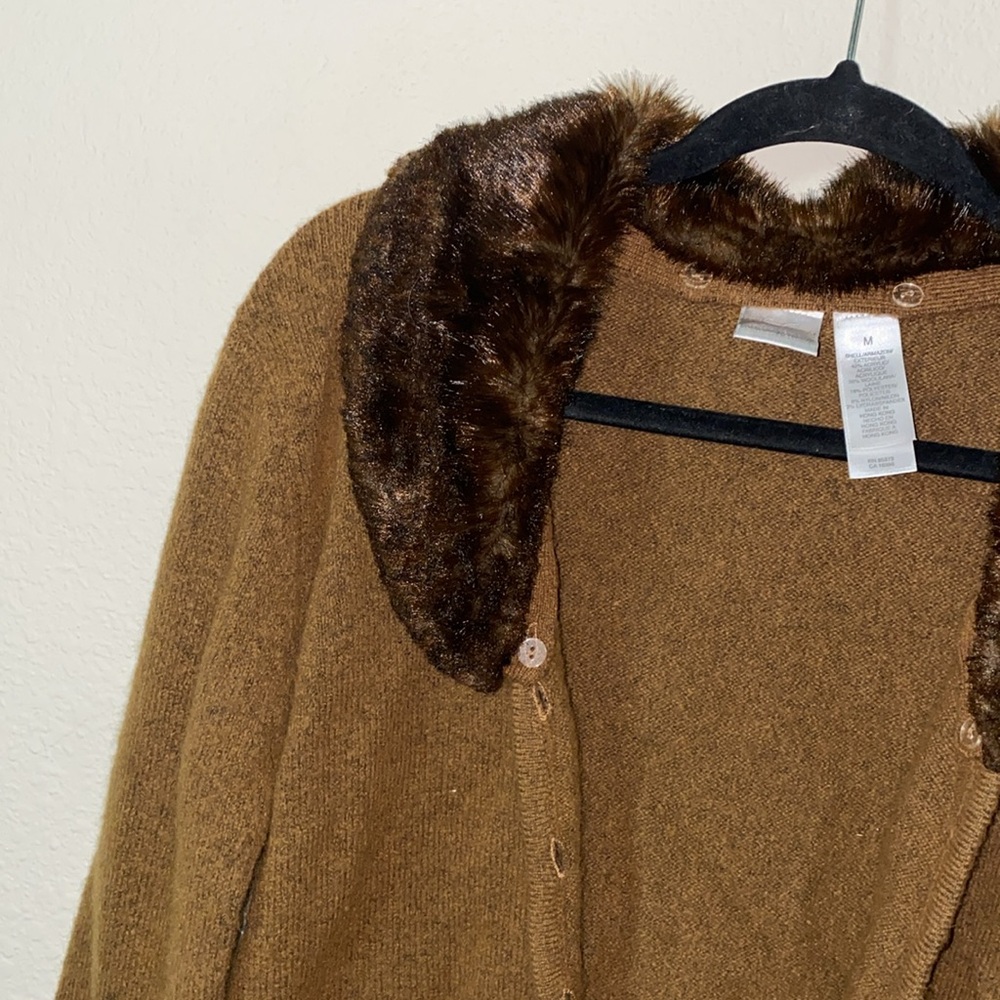 🎈Cozy Brown Button up Sweater with detachable Faux Fur Collar! - Picture 2 of 11